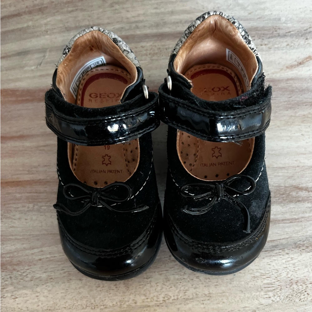 Suede and leather Geox baby shoe